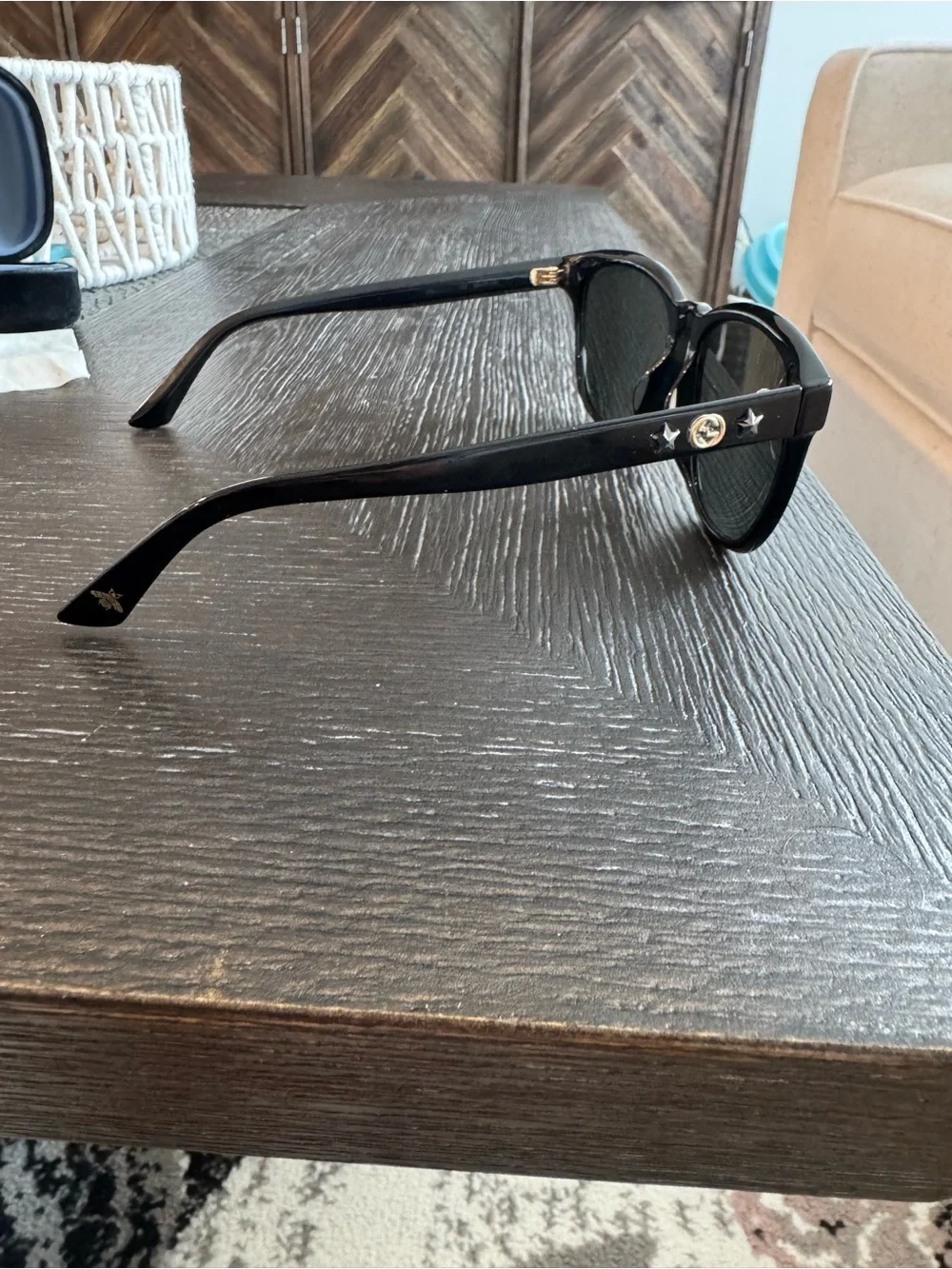 Gucci Black Sunglasses with Star detail on side - with Light Blue Case Interior - Picture 4 of 9